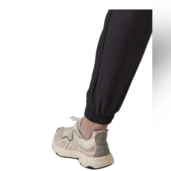 Athleta BROOKLYN LINED CAMO JOGGER Camo Lux Black tapered hem Size 0 - Picture 9 of 15